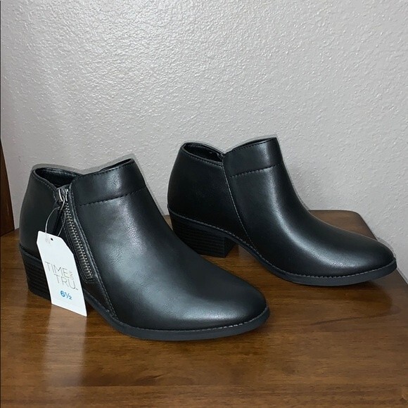 Time and Tru Shoes - Time and Tru Zipper Bootie (Women's) 6.5   NWT